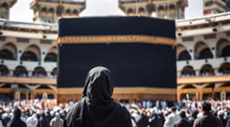 آیا زنان می‌توانند بدون محرم عمره و حج انجام دهند؟