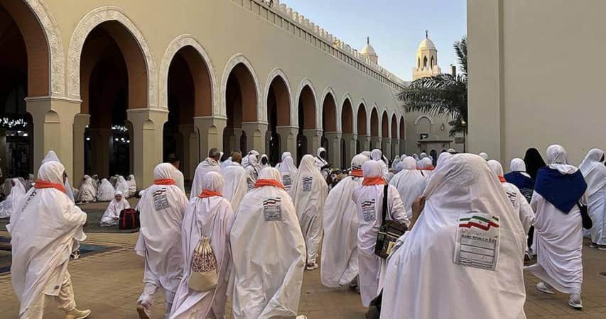 لباس احرام زنان در حج عمره؛ نمونه پوشش بانوان